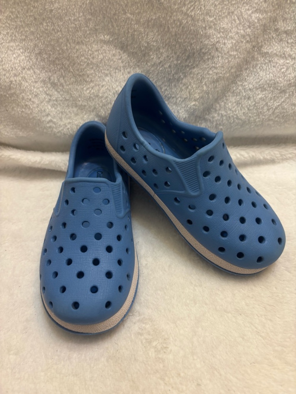 Cat & Jack Blue Kids Slip-On Holey Clogs Size 7